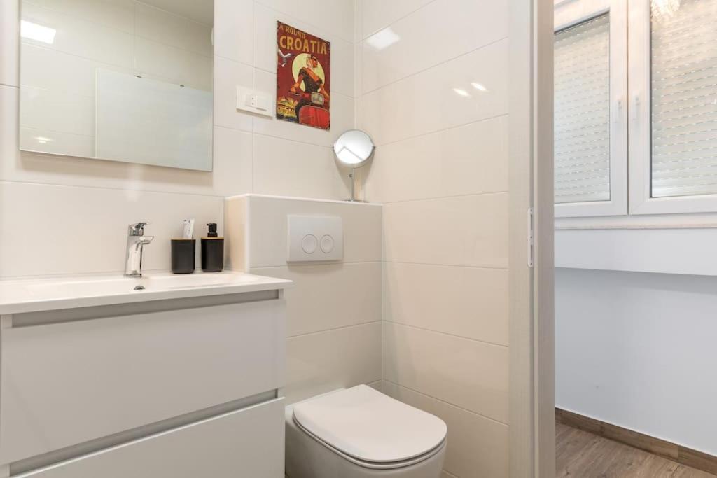 Апартаменты Brand New 1Br Near Central Station, Old Town, Beach - 3 Minute Walking Сплит Экстерьер фото
