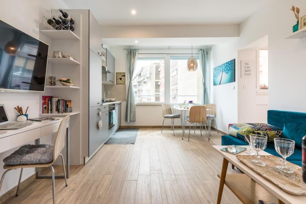 Апартаменты Brand New 1Br Near Central Station, Old Town, Beach - 3 Minute Walking Сплит Экстерьер фото